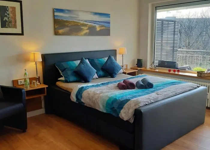 Modern City Apartment With Balcony And Nice Parc View