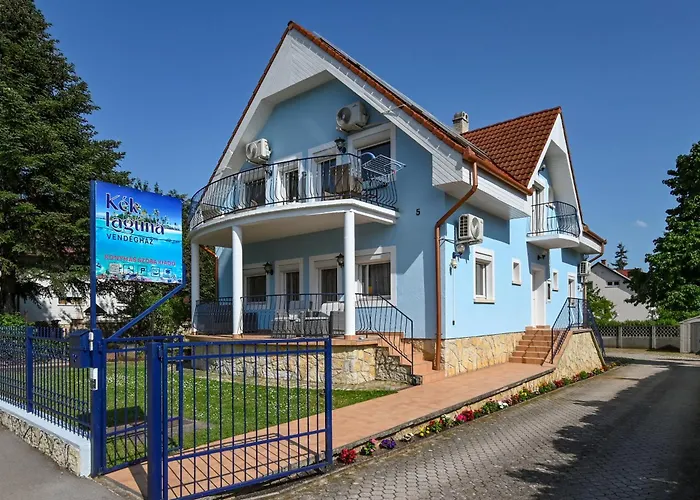 Kek Laguna Vendeghaz