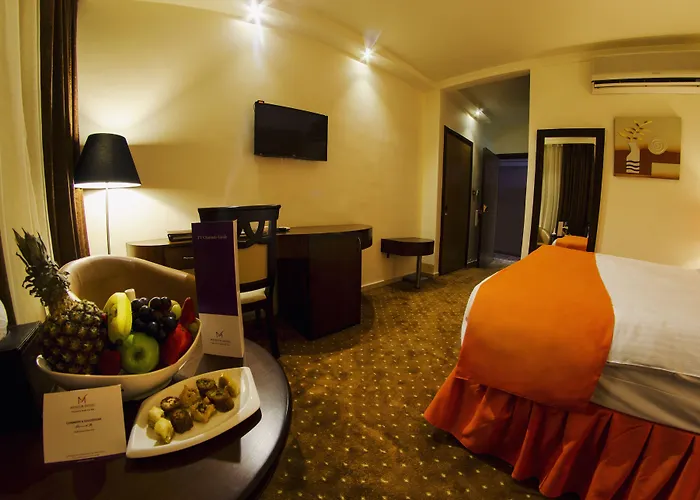 Meneur Hotel