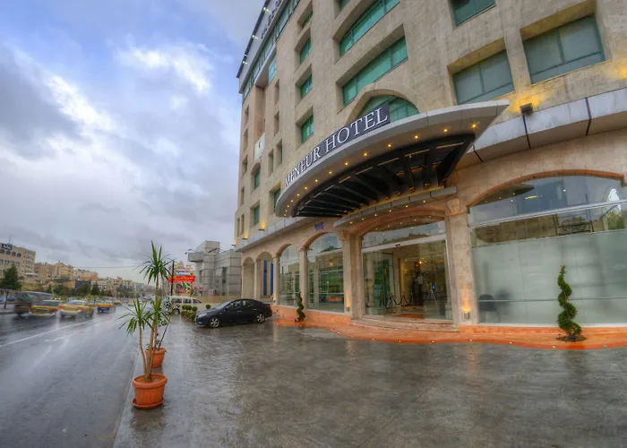 Meneur Hotel