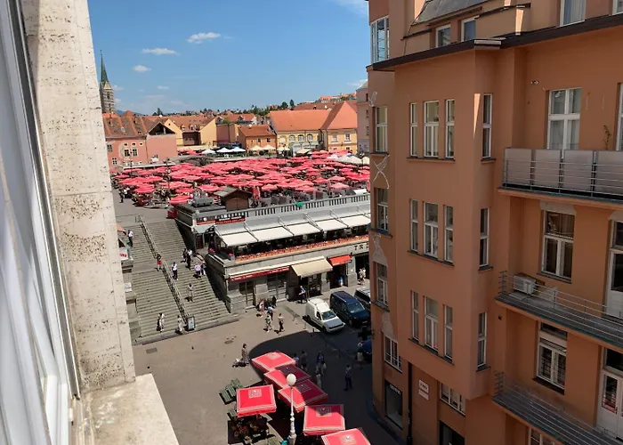 Bed & Breakfast Sky City Center
