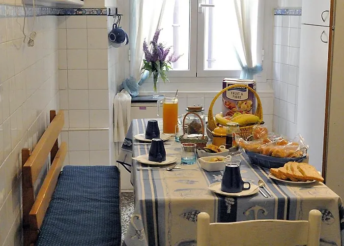 B&B Blue Home